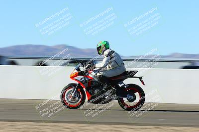 media/Jan-09-2022-SoCal Trackdays (Sun) [[2b1fec8404]]/Front Straight Speed Shots (1pm)/